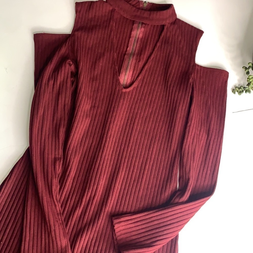 ESSUE Merlot Ribbed fitted Cold Shoulder Mini Dress Medium - Picture 5 of 5